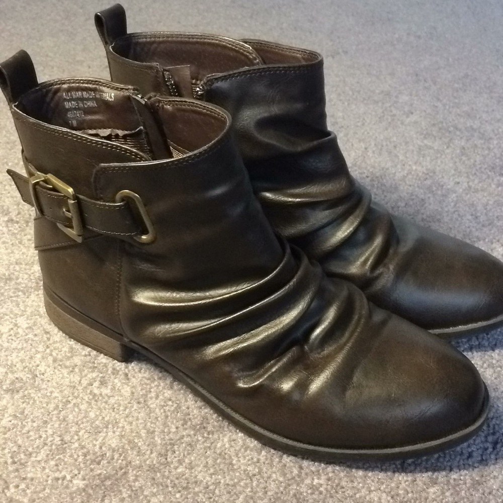 Diba brown boots with buckle